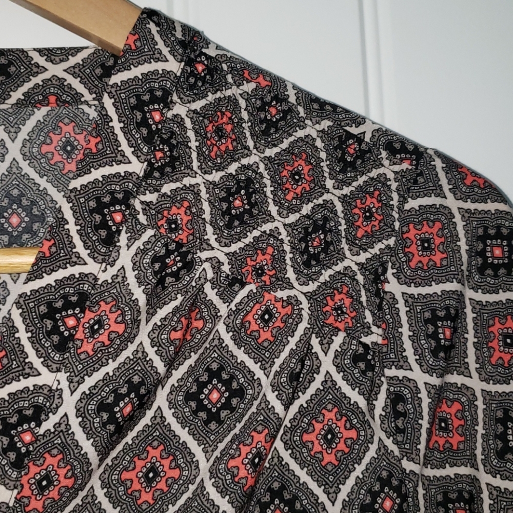 Ann Taylor Women's Blouse - Picture 5 of 6